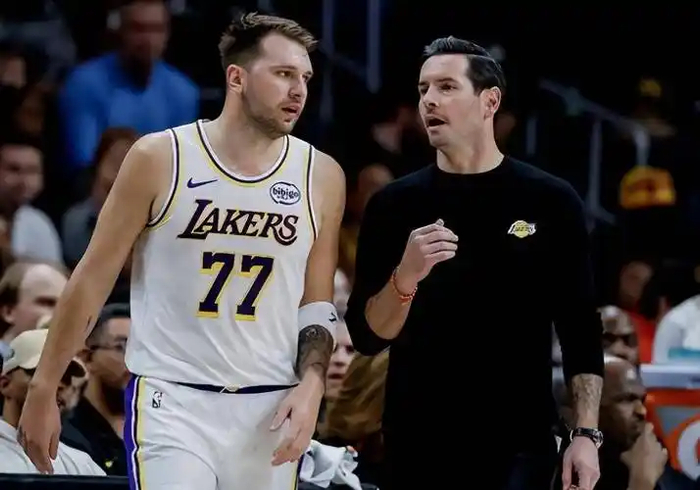 开云注册网址-下课？雷迪克下课湖人？尘埃落定，东契奇被换下，谁注意他反应|詹姆斯|奥斯汀-里弗斯|卢卡-东契奇|洛杉矶湖人队|JJ-雷迪克_新浪体育_新浪新闻